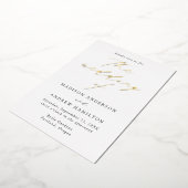 White en Gold Modern Elegance Wedding Folie Uitnodiging (Gedraaid)