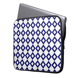 White en Navy Diamond Pattern Laptop Sleeve