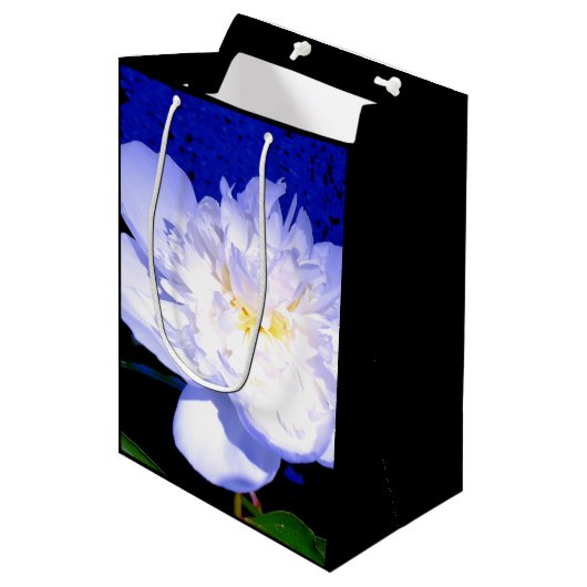 White en paarse Peony Medium Cadeauzakje (Voorkant Gekanteld)