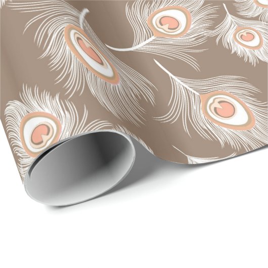 White en Peach Peacock Feathers op Taupe Tan Cadeaupapier (Rol Hoek)