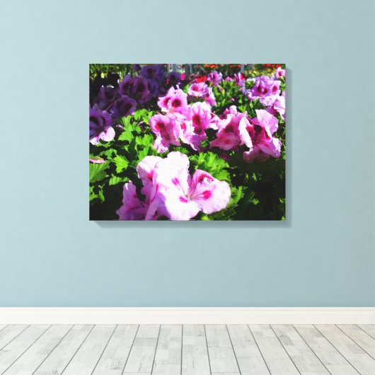 White en Red Lily Flowers Canvas Afdruk (Insitu (Houten vloer))