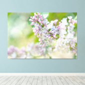 White en roze Misty Lilacs Canvas Afdruk (Insitu (Houten vloer))