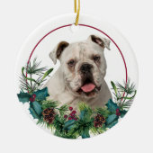 White English Bulldog Evergreen Wreath Keramisch Ornament (Voorkant)