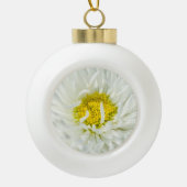 White English Daisy Flower Keramische Bal Ornament (Voorkant)