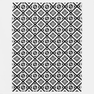 White Equal Sign Geometric Pattern op Black Fleece Deken