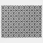 White Equal Sign Geometric Pattern op Black Fleece Deken (Voorkant (Horizontaal))
