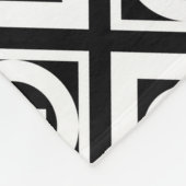 White Equal Sign Geometric Pattern op Black Fleece Deken (Hoek)