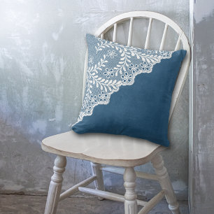 White Eyelet Faux Lace Corner on Blue Kussen