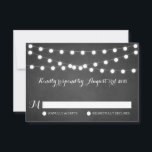 White Fairy Lights Chalkboard Wedding RSVP Kaart<br><div class="desc">Fun- en grillige RSVP-kaart met witte sproeineklichten op de achtergrond van het bord. Dit is een deel van een trouwsuite. Overeenkomende objecten zijn beschikbaar.</div>