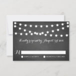 White Fairy Lights Chalkboard Wedding RSVP Kaart<br><div class="desc">Fun- en grillige RSVP-kaart met witte sproeineklichten op de achtergrond van het bord. Dit is een deel van een trouwsuite. Overeenkomende objecten zijn beschikbaar.</div>