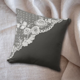 White Faux Lace Corner Charcoal Gray Kussen