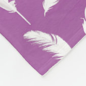 White Feather Print op Amethyst Paars Fleece Deken (Hoek)