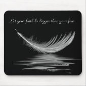 White Feather with Water Reflection and Quote Mous Muismat (Voorkant)