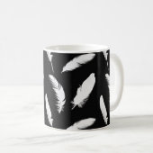 White Feathers op Black Coffee Mok (Voorkant rechts)