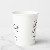 White Fifty and Fabulous Script Birthday Party Papieren Bekers (Rechts)