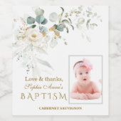 White Floral Airy Greenery Girl Foto Baptism Fav Wijn Etiket (Enkel label)