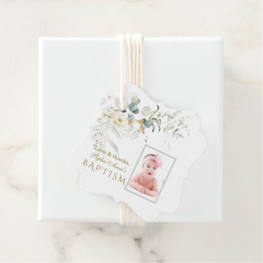 White Floral Airy Greenery Girl Photo Baptisme Bedankjes Labels (In situ)