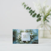 White Floral and Evergreen Pine Marble Texture Visitekaartje (Staand voorkant)