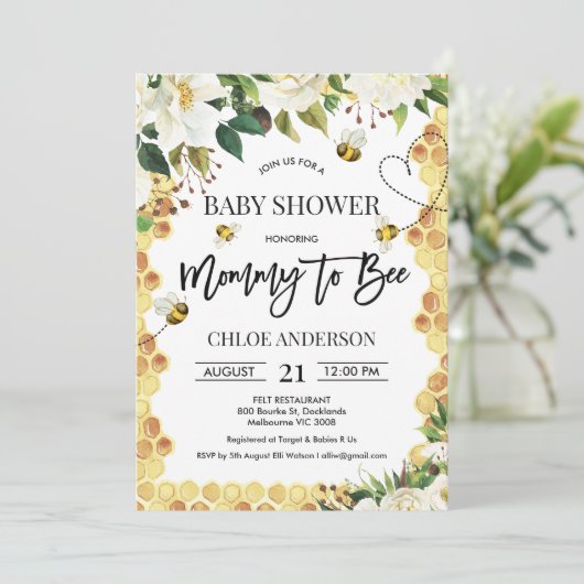 White Floral Bee Thormed Baby shower Invitation Kaart (Staand voorkant)