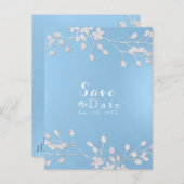 White Floral Branch Blue Save the Date Invitations Aankondigingskaart (Voorkant / Achterkant)