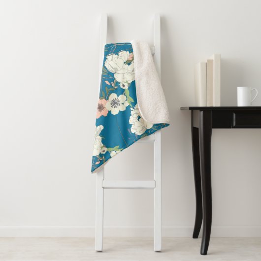 White Floral Garden Pattern Sherpa Deken (In situ)