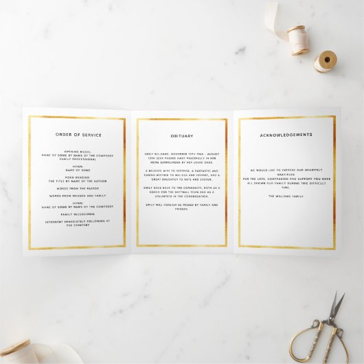 White floral gold phototri-vouwbegrafenisprogramma drieluik aankondiging (Binnen)