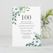White Floral Greenery 100th Birthday Invitation Kaart (Staand voorkant)