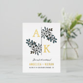 White Floral Greenery Monogram Wedding Gold Folie Uitnodiging Briefkaart (Staand Voorkant)