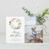 White Floral Greenery Wreate kerstfoto Feestdagenkaart (Staand voorkant)