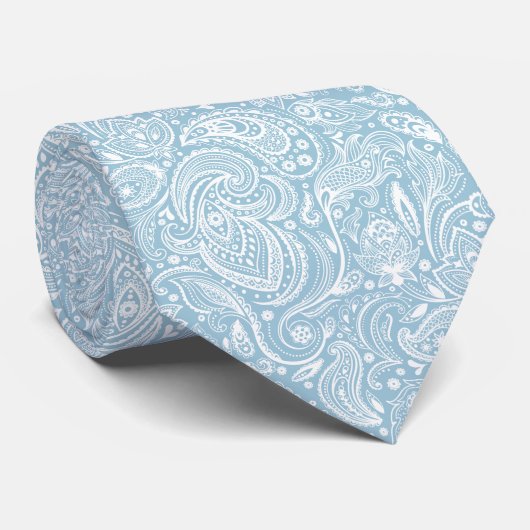 White Floral Paisley over Light Blue Background Stropdas (Opgerold)
