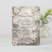White Floral Rehearsal Dinner Kaart (Staand voorkant)