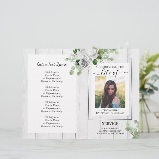 White Floral Simple Photo Funeral Program Budget (Staand voorkant)
