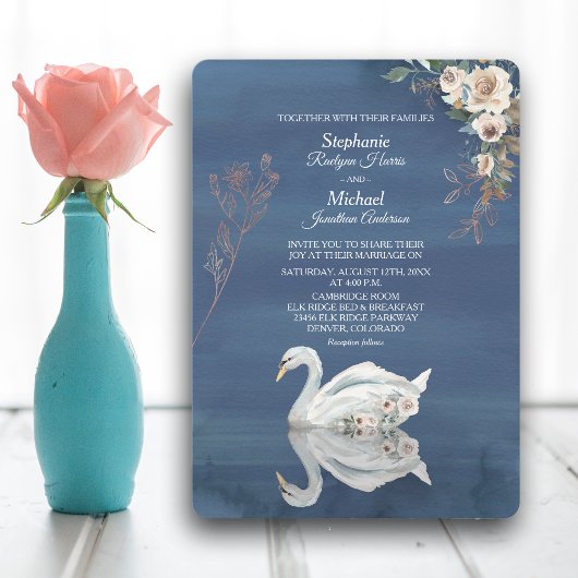 White Floral Swan op Blue Wedding Kaart