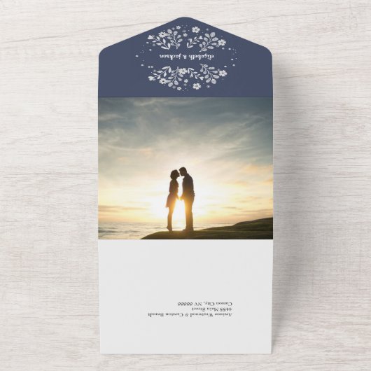 White Floral Wedding All In One Uitnodiging (Buitenkant)