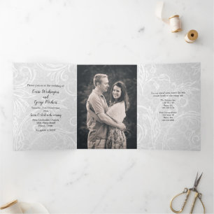 White Flourish Wedding Drieluik Uitnodiging
