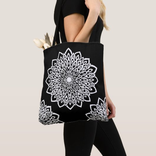 White Flower Design Abstract Mandala Tote Bag (Dichtbij)