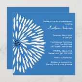 White Flower on Blue Bridal Shower Invitation Kaart (Voorkant / Achterkant)