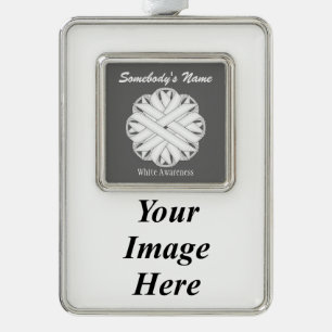 White Flower Ribbon Tmpl (V-I) door Kenneth Yoncic Verzilverd Omlijst Ornament