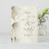 White Flowers 80th Birthday Party Invitations Kaart (Staand voorkant)