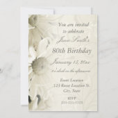White Flowers 80th Birthday Party Invitations Kaart (Achterkant)