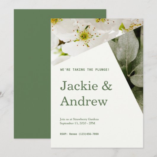 White Flowers and Greenery Wedding Invitation Kaart (Voorkant / Achterkant)
