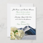 White Flowers and Mountains Wedding Invitation Kaart (Voorkant)