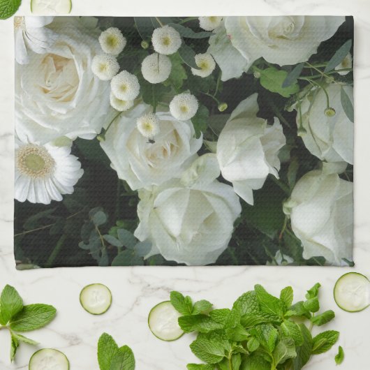 White Flowers Bouquet Theedoek (Gevouwen)