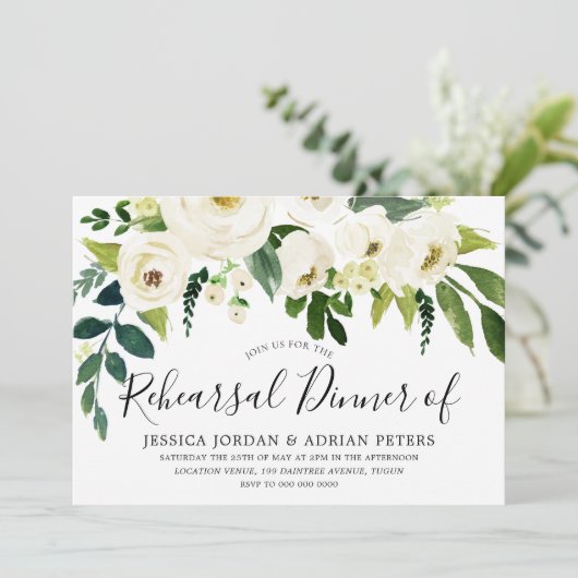 White Flowers & Cream Elegant Rehearsal Dinner Kaart (Staand voorkant)