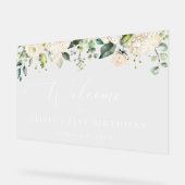 White Flowers, Cream Flowers, Birthday Welcome Acryl Bord (Hoek)