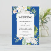 White Flowers on Blue Wedding  Invitation Kaart (Staand voorkant)