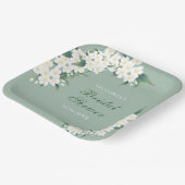 White Flowers on Green Pattern Vrijgezellenfeest Papieren Bordje (Gebogen)