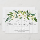 White Flowers Wood Background Wedding Invite Kaart (Voorkant)