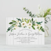 White Flowers Wood Background Wedding Invite Kaart (Staand voorkant)