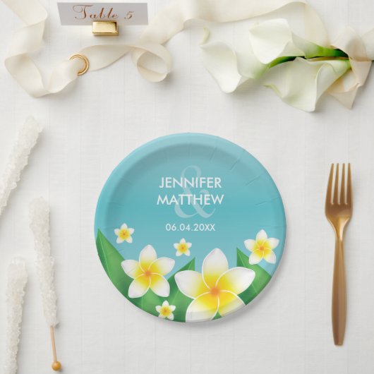 White Frangipani Flowers on Blue Tropical Wedding Papieren Bordje (Huwelijk)